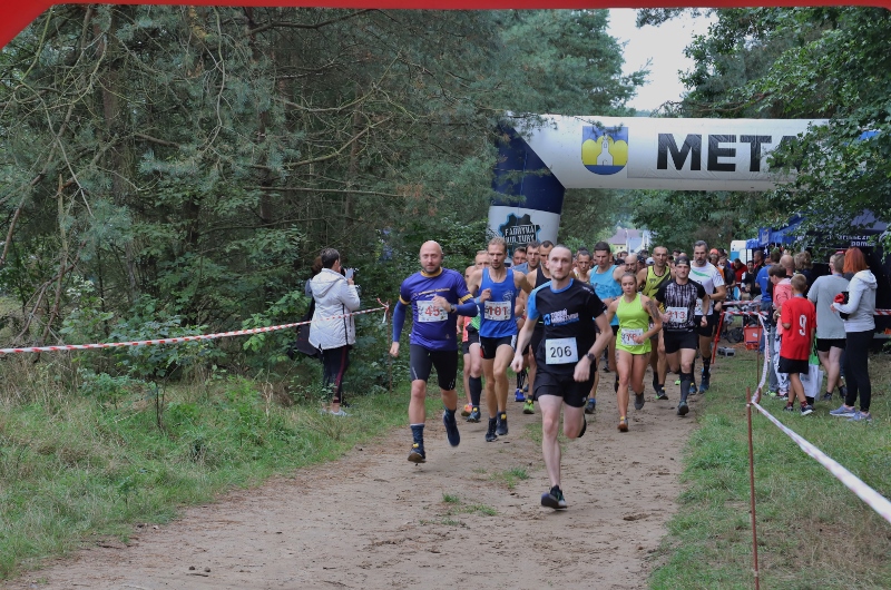 Zdjęcia z VIII Biegu Redzkiego, Biegów Malucha oraz Nordic Walking.