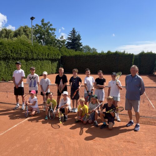 🎾 Zapisy na II turnus wakacyjnych treningów tenisowych w Redzie! 🎉